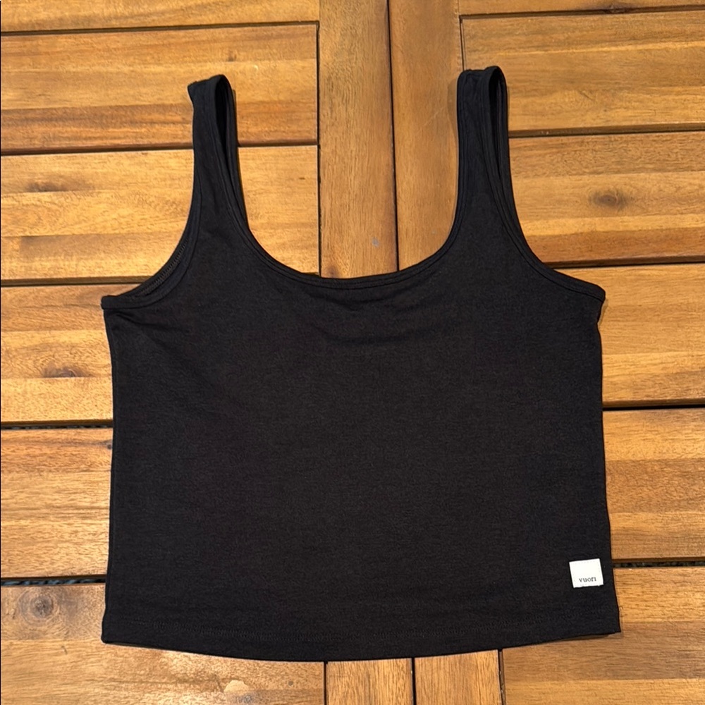 Vuori Black Fitted Crop Tank Top